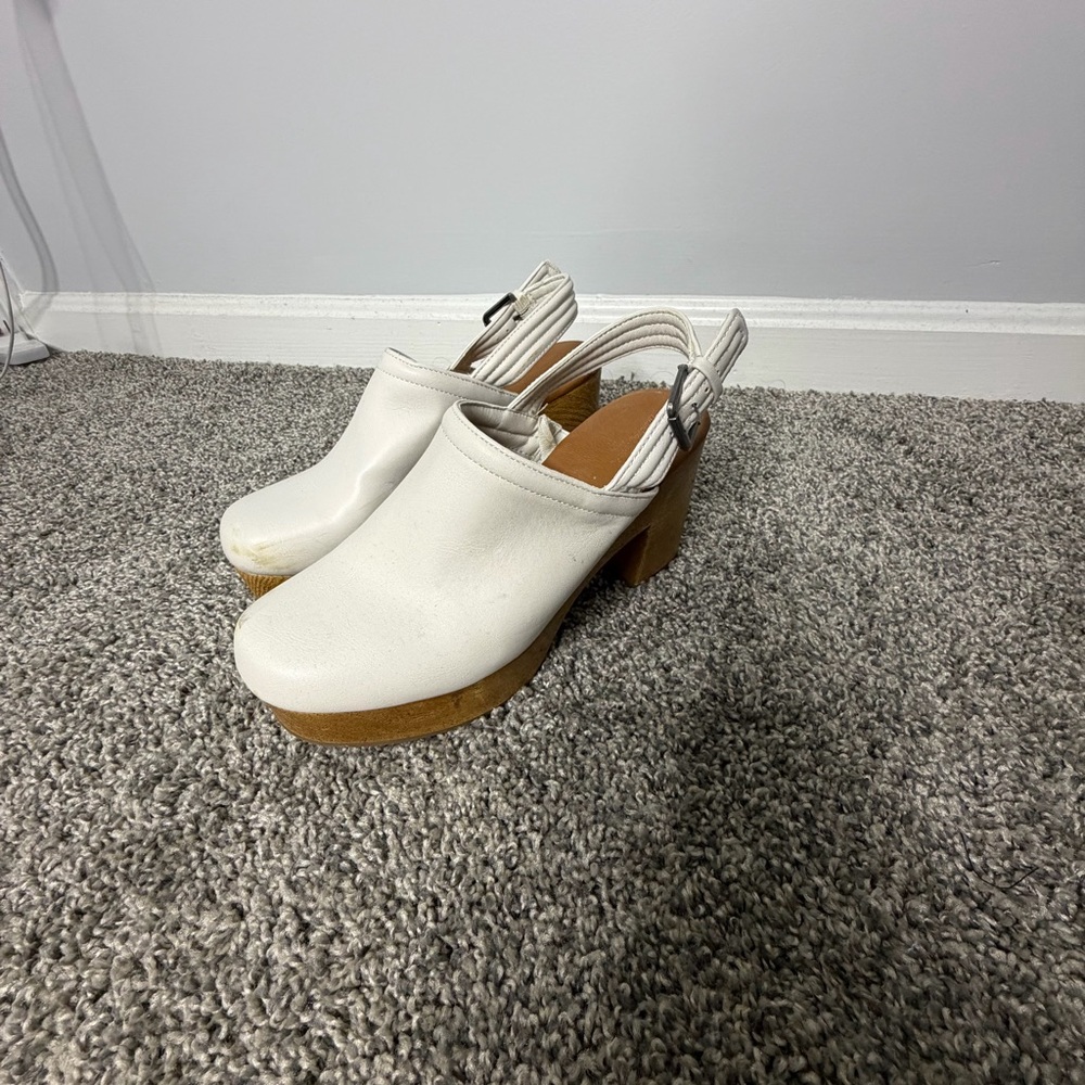 Universal Thread Slingback Clogs